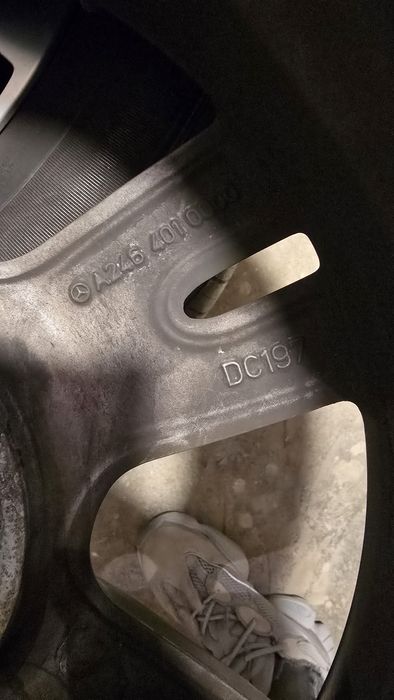 Vând jante Mercedes-Benz cu cauciucuri de vară 205/55/16  Dot 2023