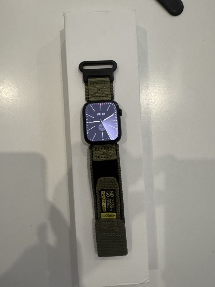 Apple Watch Series 7.