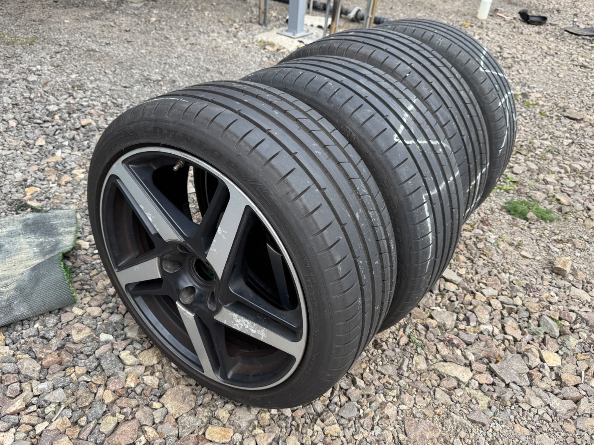 225 40 18 AEZ 5x114.3 Honda