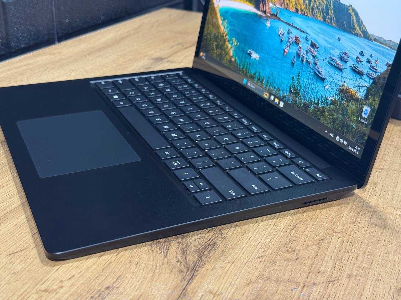 Microsoft Surface Laptop 3 / i7 1065G7 / 16Gb/256Gb / Сенсорный / 2K