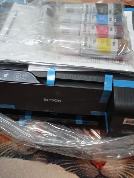 Vând imprimanta Epson L3231 nou sigilata