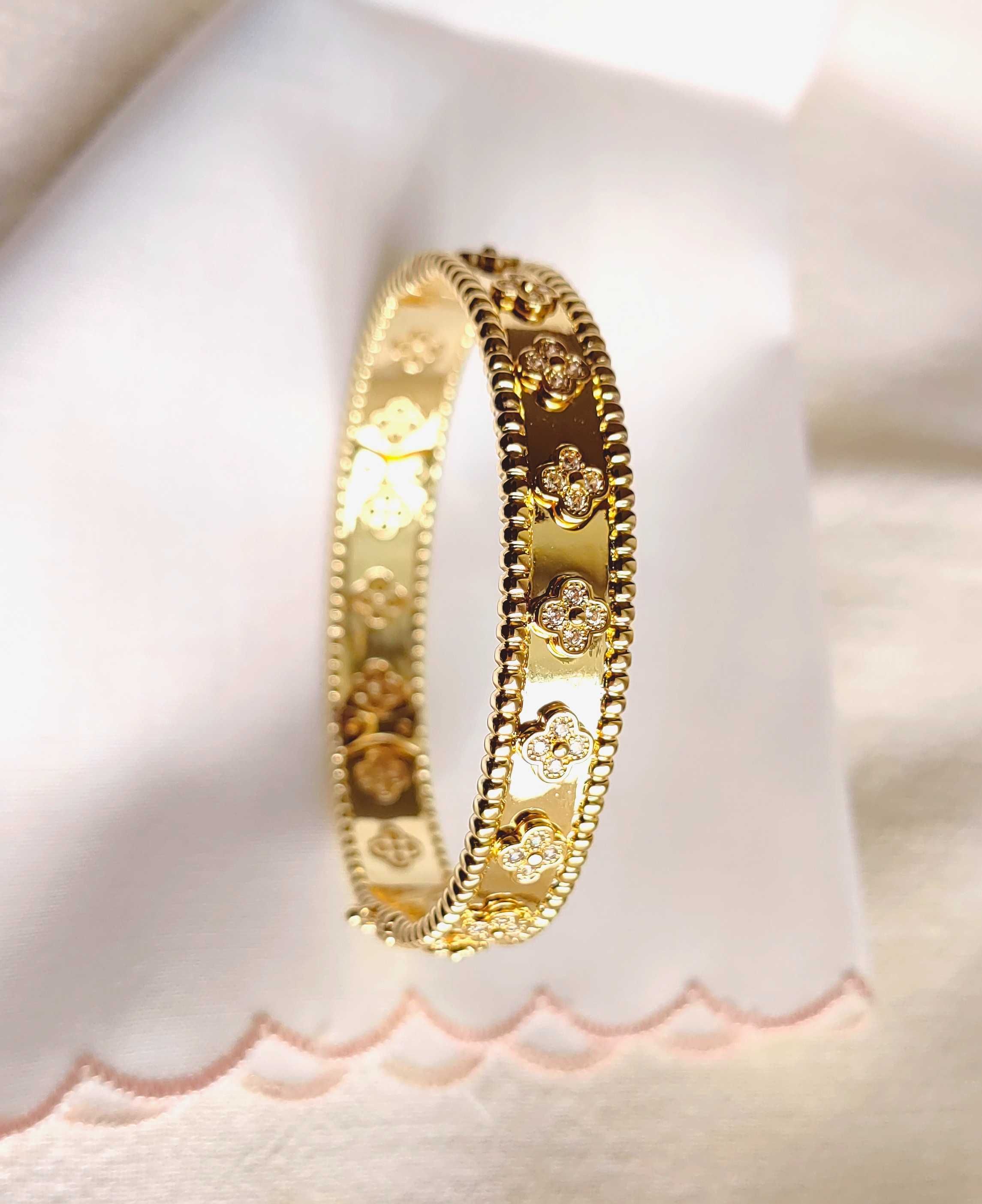 Perlée clovers bracelet, medium model, VCA твърда дамска гривна