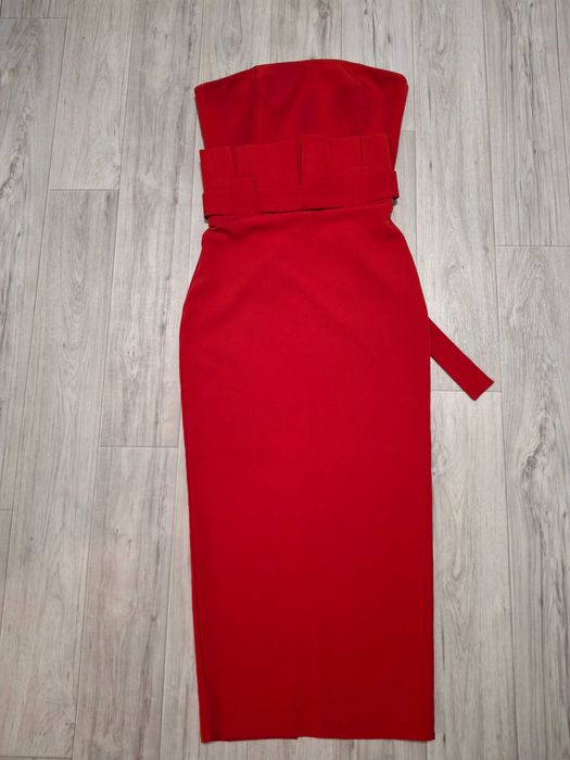 Платье почти новое.