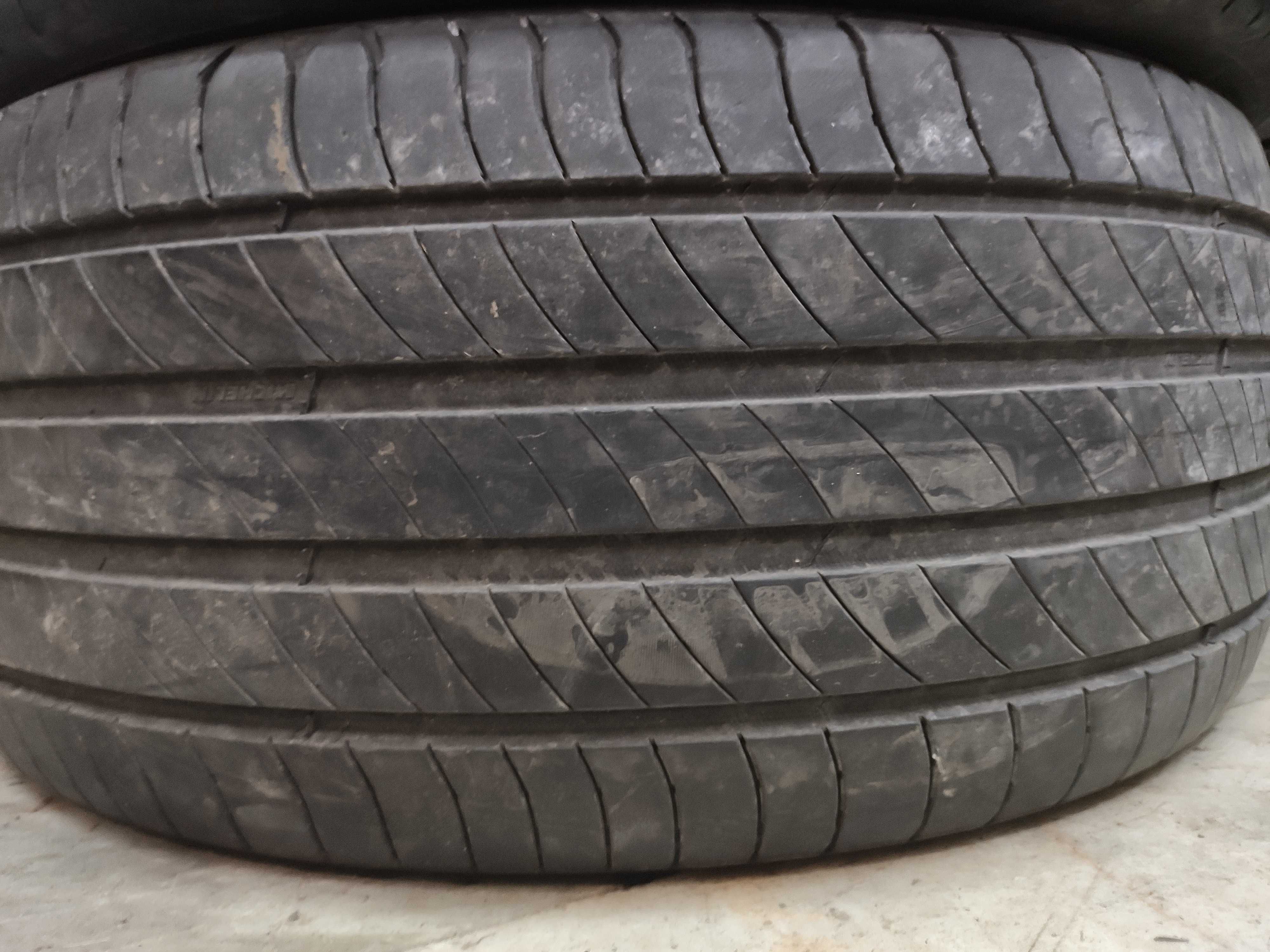 4бр Летни гуми 235 40 18 - Michelin