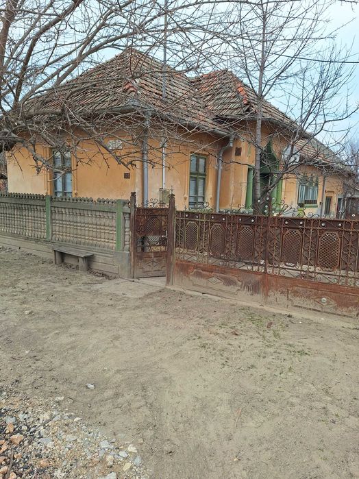 Vand casa in comuna Poiana Mare