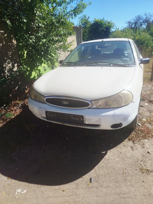 Продавам на части FORD MONDEO 1997