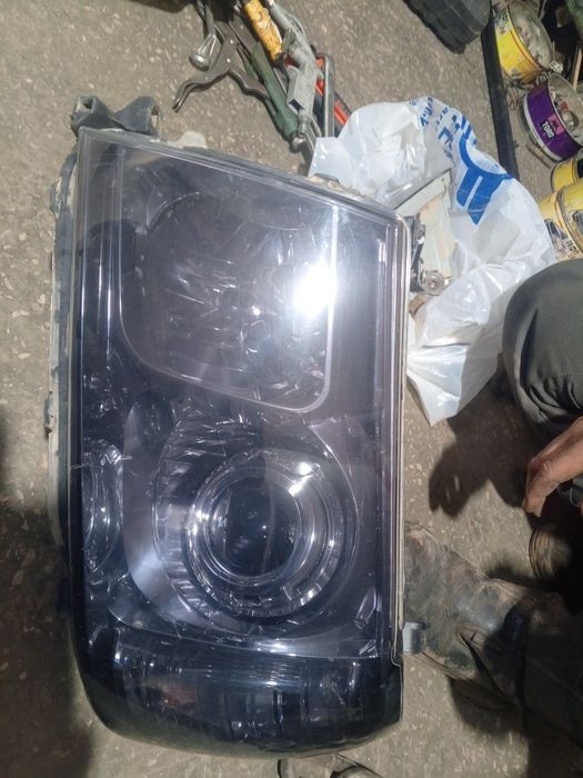 Левый фар  сотка крузак
