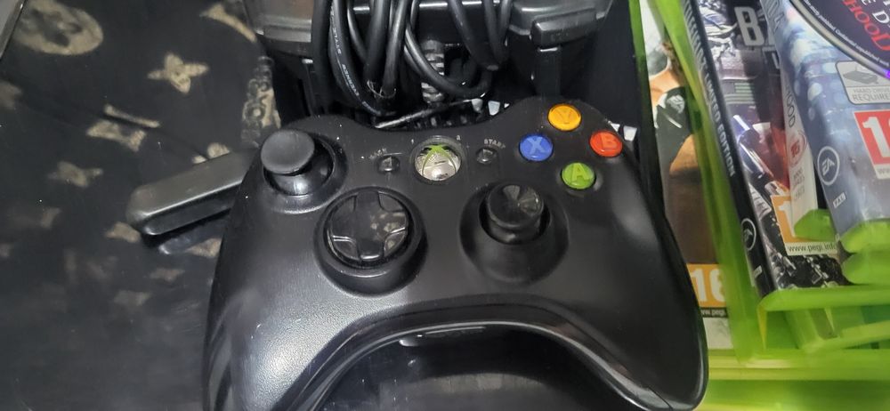 Se vinde xbox 360