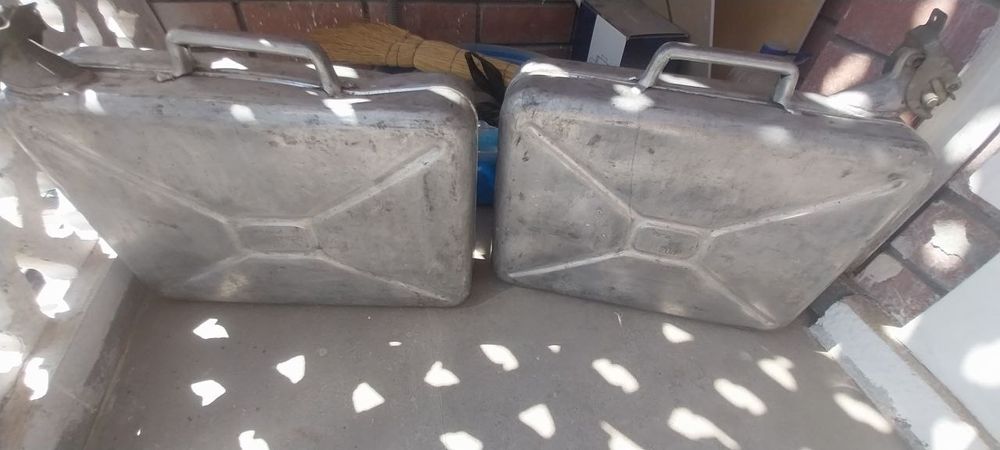 Продаётся канистры