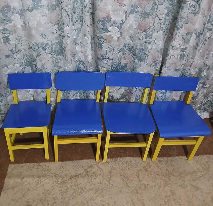 Детские стульчи, дерево.