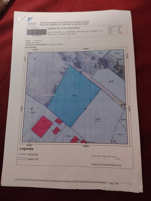 Vând teren intravilan