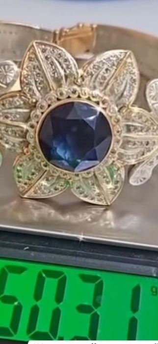 Браслет в виде цветка