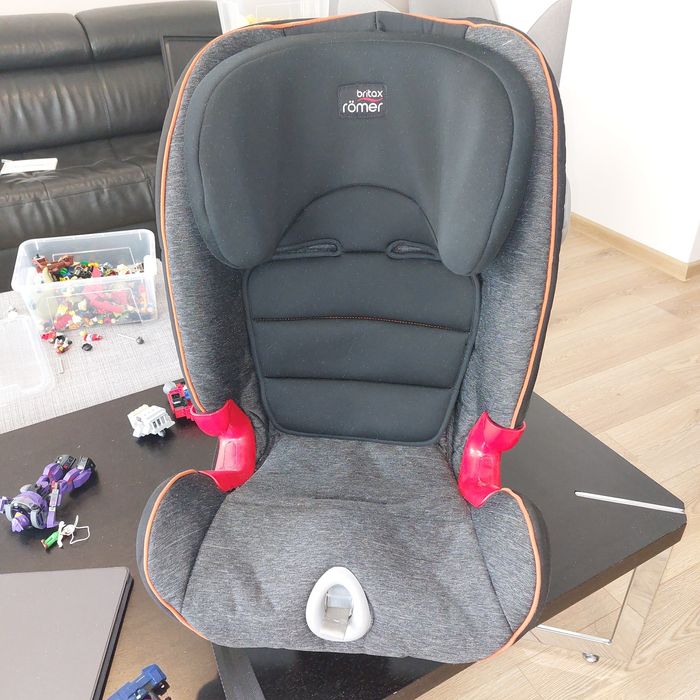 Стол за кола Britax Romer 9-36 кг