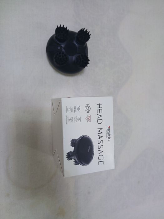 Продаётся массажёр для головы новый в наличии 8шт кому интересно звони