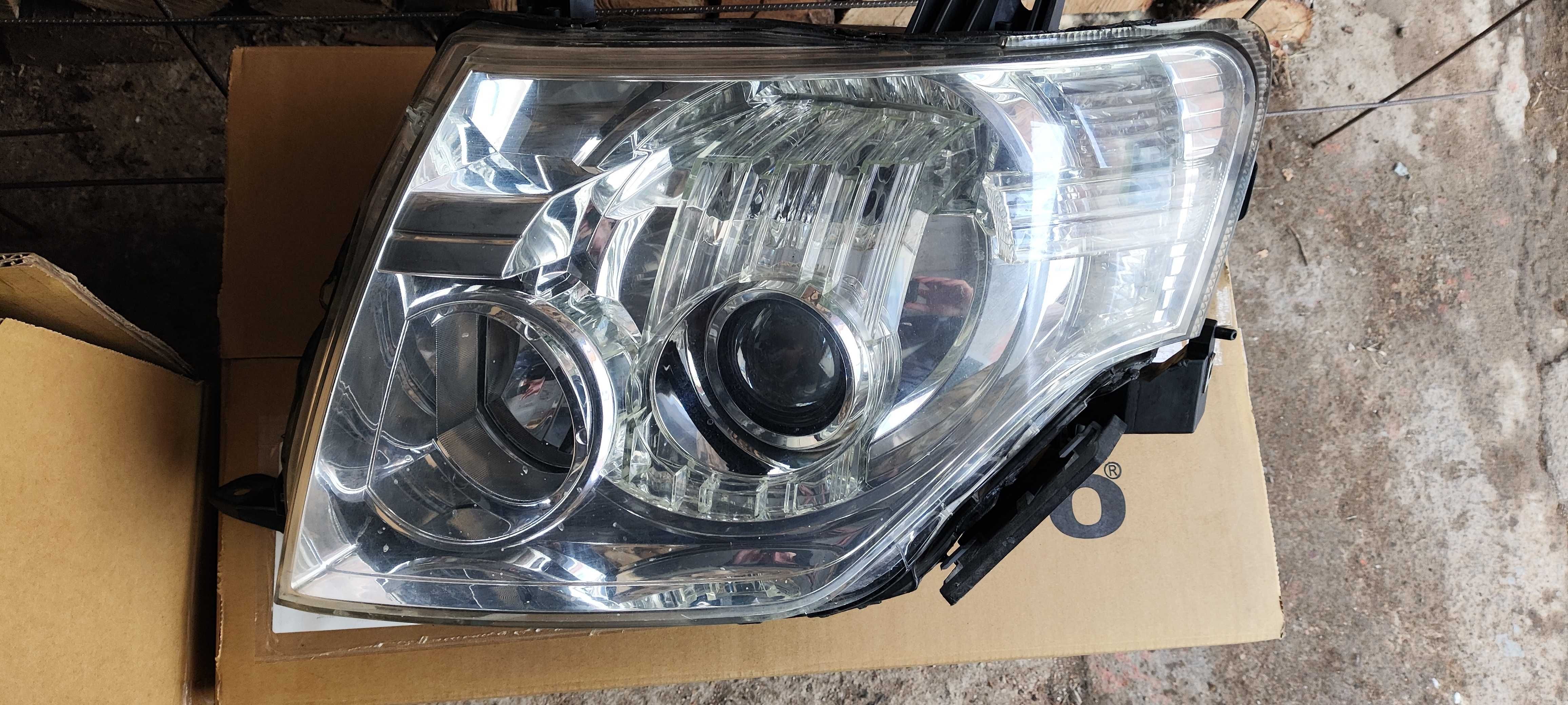 Оригинални фарове Mitsubishi Pajero IV, Мицубиши Паджеро 4