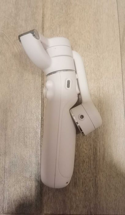 Sistem stabilizare smartphone DJI OM 5 stabilizator gimbal cu trepied