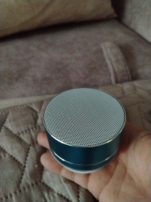 Продам блютуз колонка