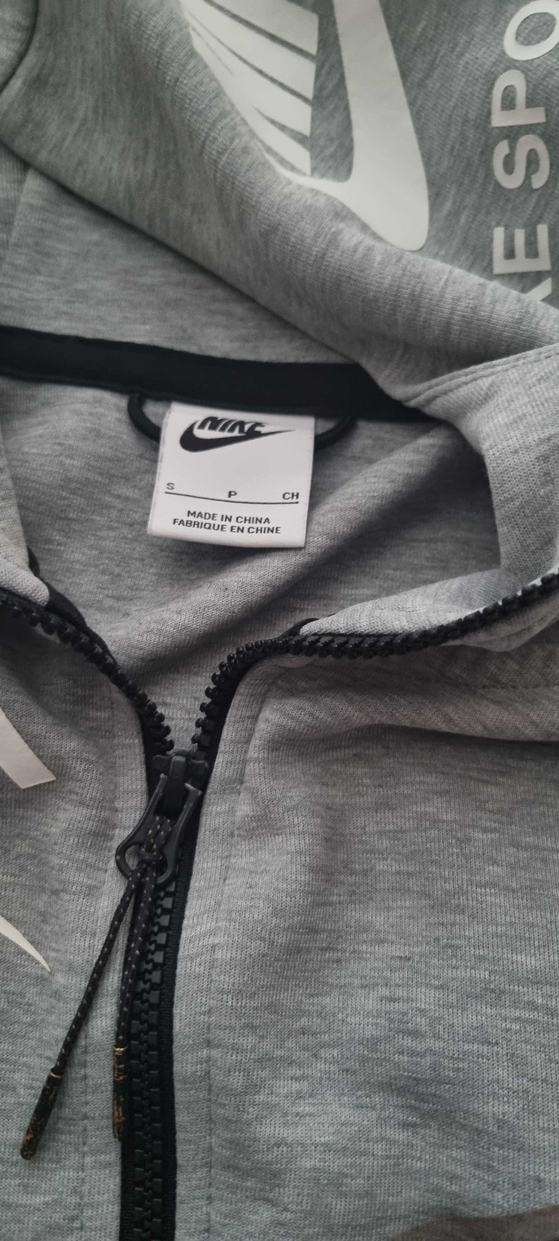 Мъжко долнище на Nike tech fleece
