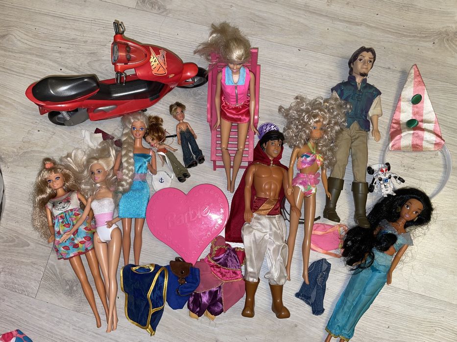 Lot jucarii - papusa Barbie, Cindy, Simba, scuter Mattel etc