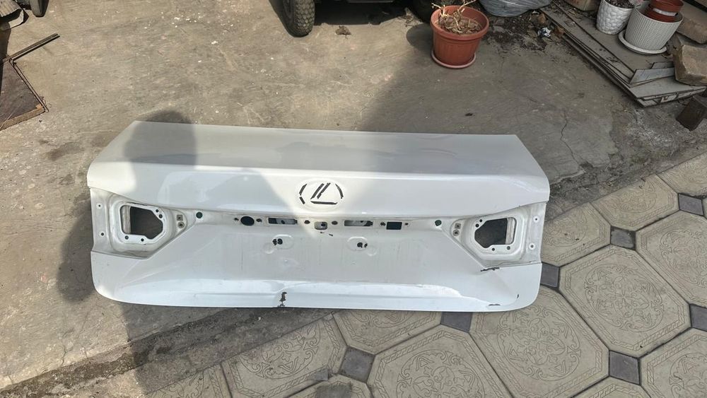 продам бампер и кришка багажника адрес село Райымбек.