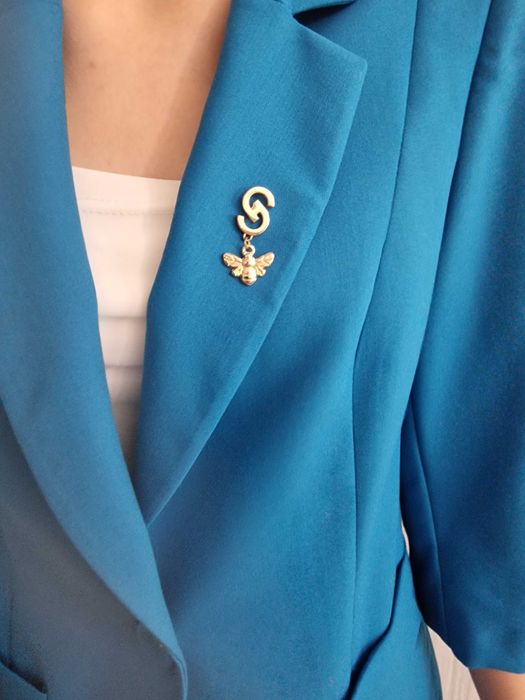 Деловой костюм цвета морской волны. Новый М