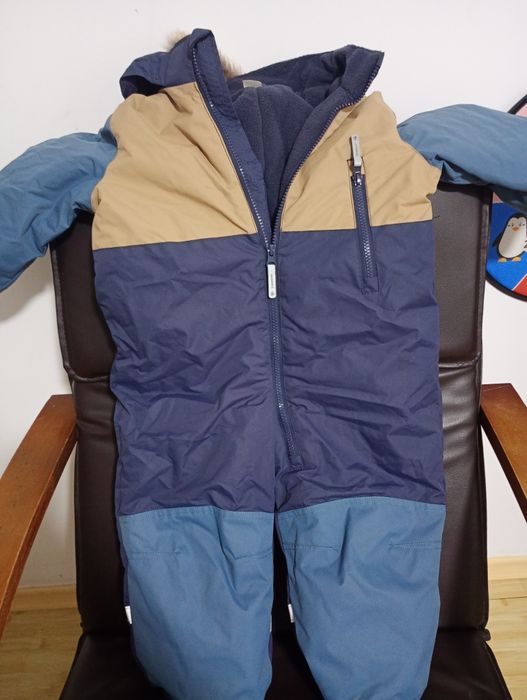 Vând combinezon copii