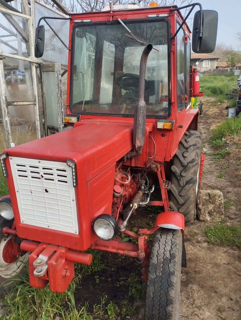 Продавам т25А с инвентар