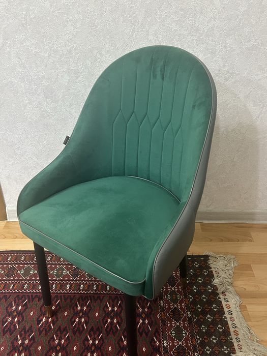 Стул зеленый велюр