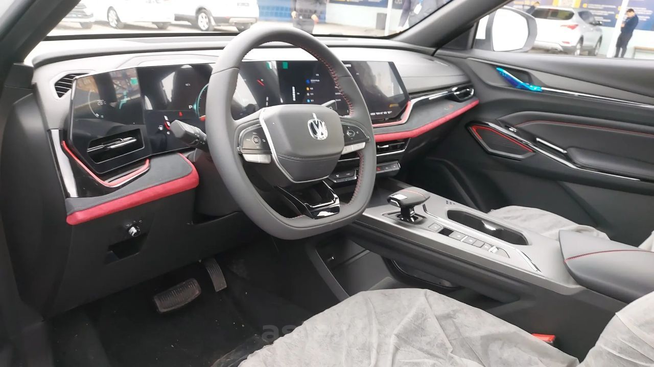 Продам новую машину Changam x5 plus