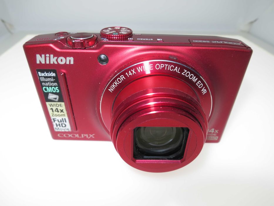 Компактен фотоапарат Nikon Coolpix S8200 14x широк оптичен зум отличен