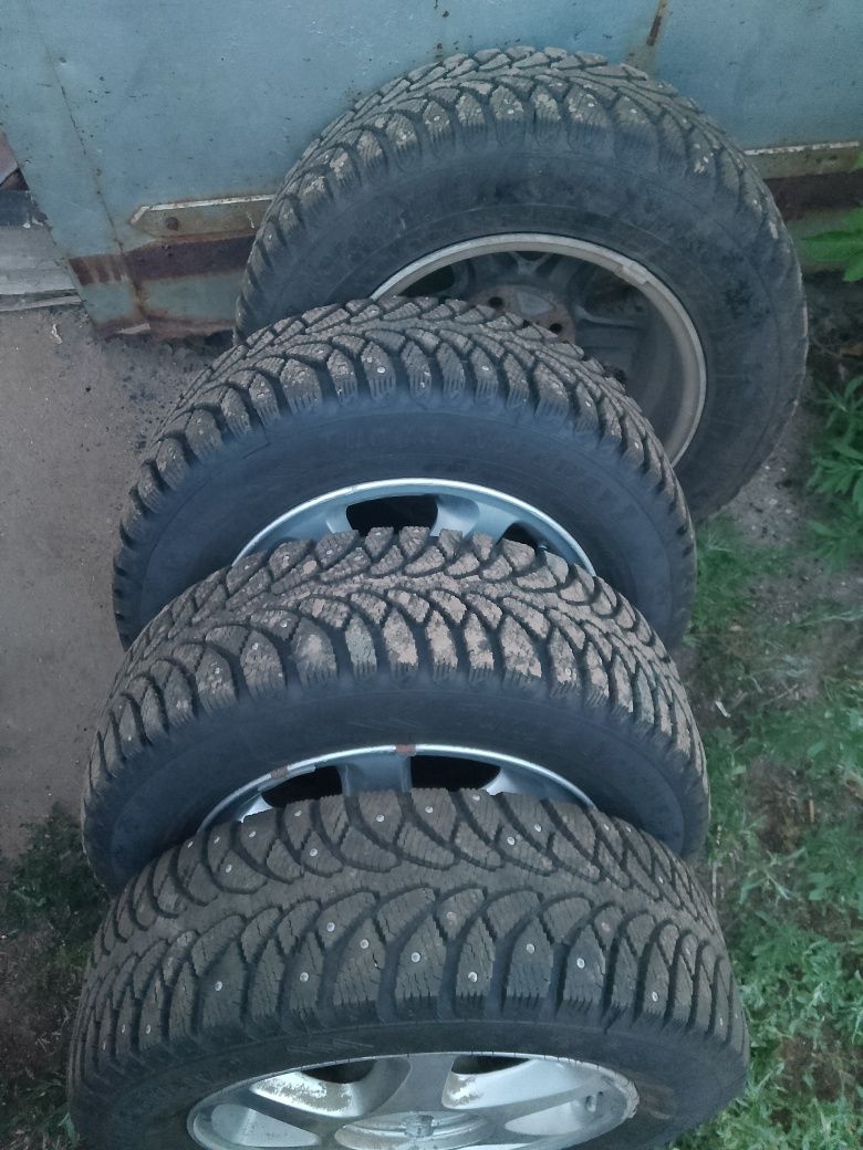 Продам резину зимнюю