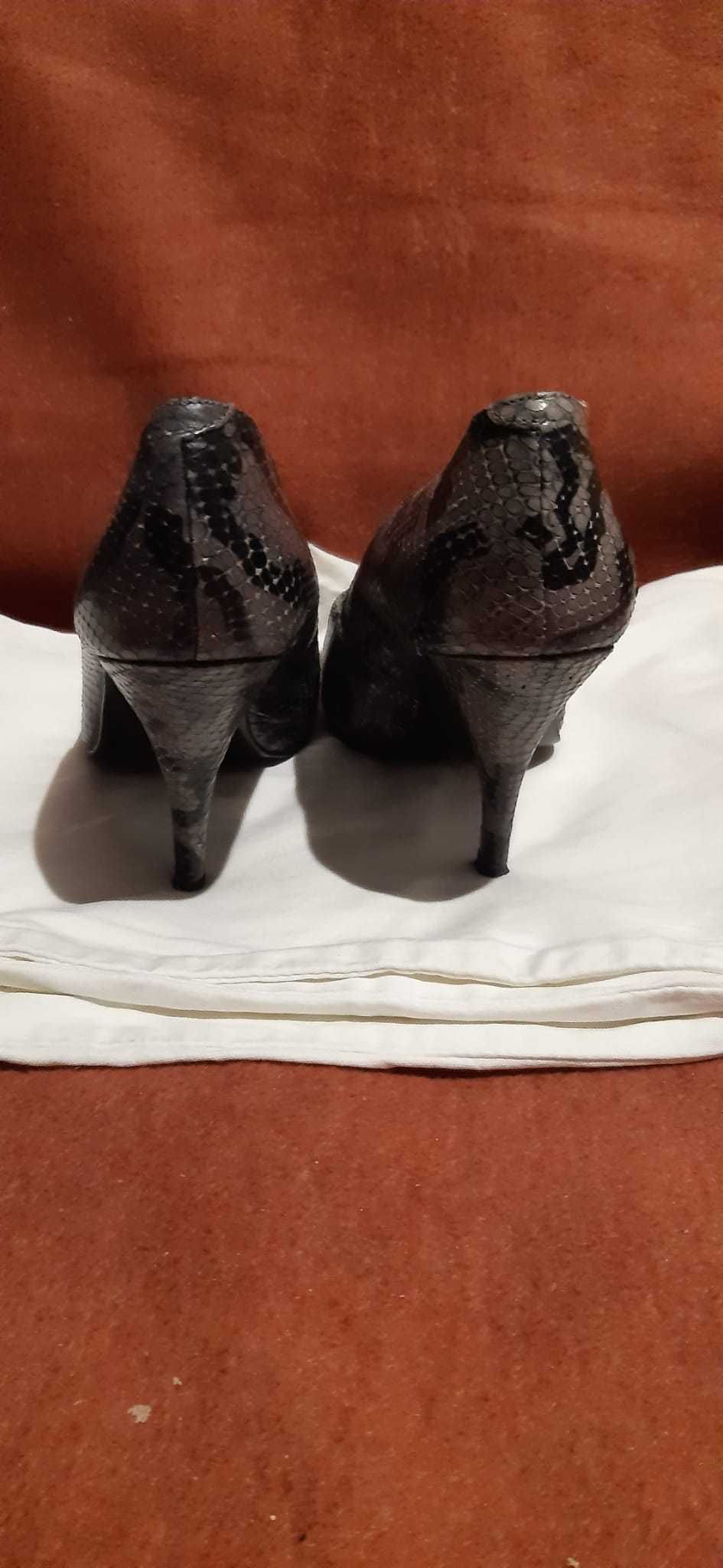 Pantofi eleganti