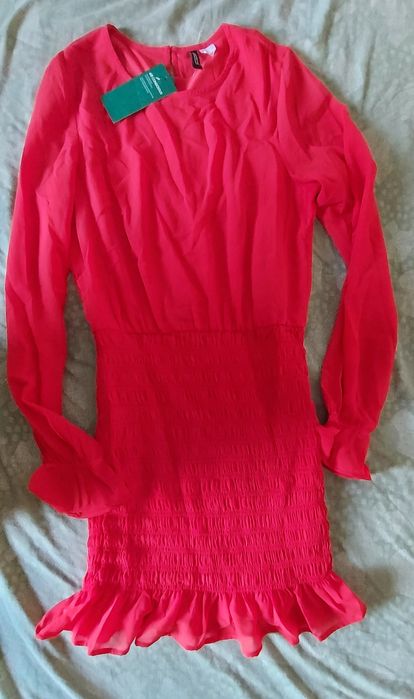 Rochie  cu fronseuri rosie dama Hm 36