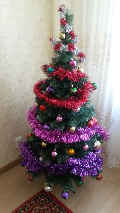 Новогодняя  пышная елка