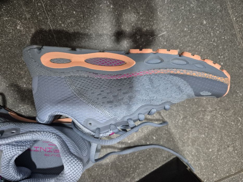 Маратонки underarmour hovr infinite, 35.5 номер