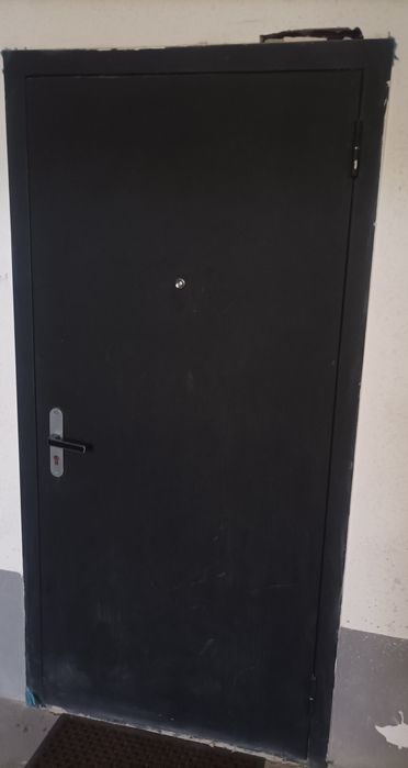 Продаётся дверь в хорошем состоянии