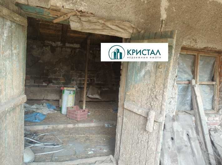 Масивна къща с пристройка в Кочево