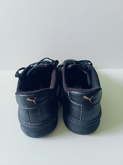 Adidasi Puma mărimea 40