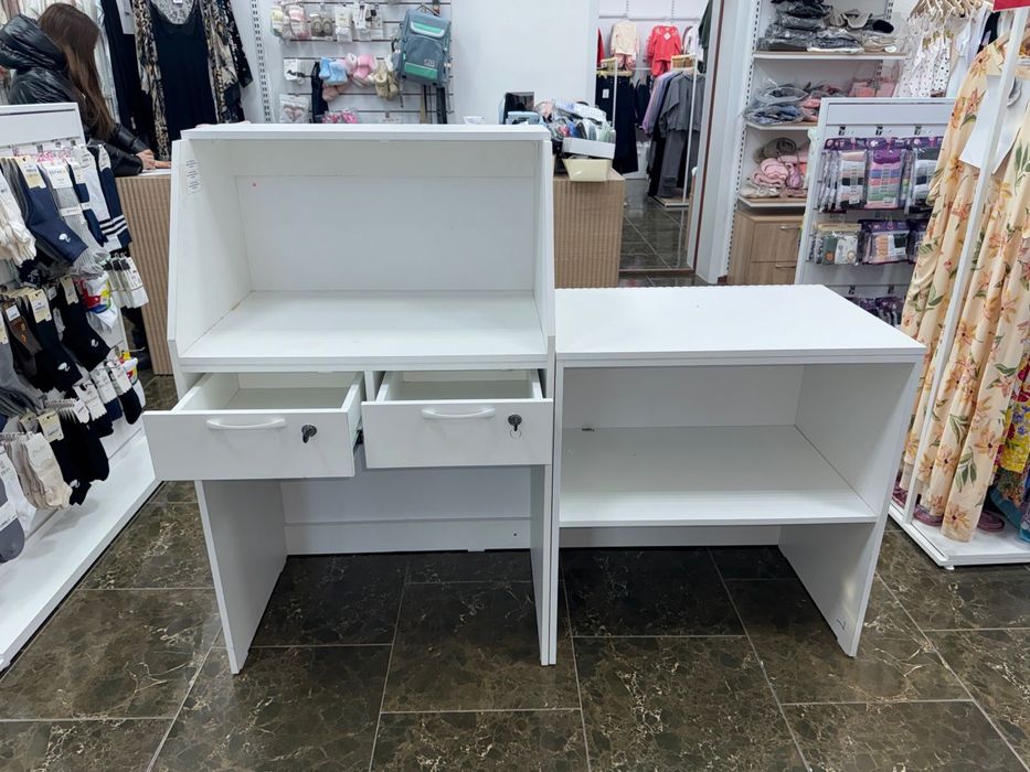 Ресепшен белый для магазинов и офисов