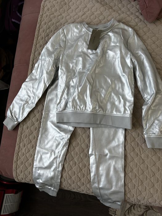 Продам спорт костюм