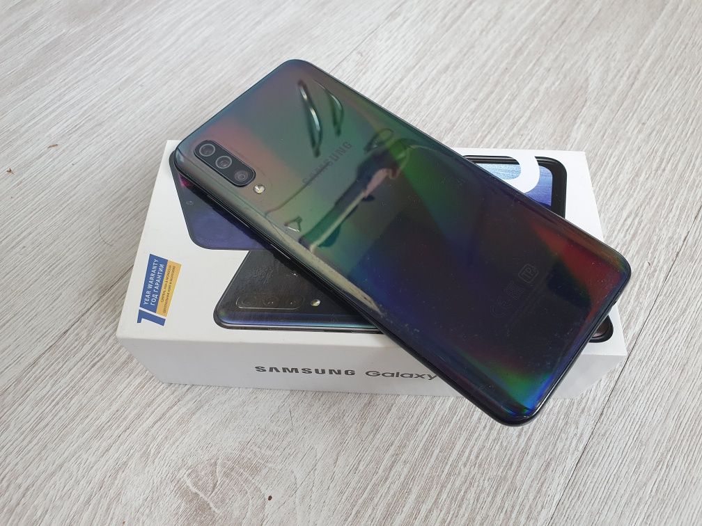 Продам Samsung galaxy A50 64gb