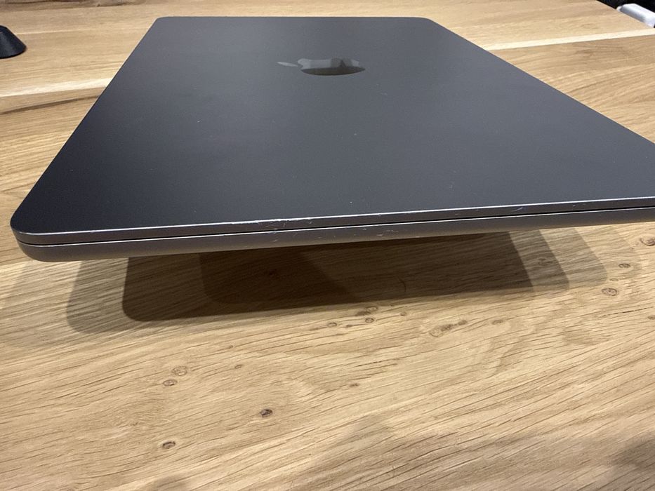 MacBook Air M2 24GB RAM, 8 CPU / 10 GPU, 1TB