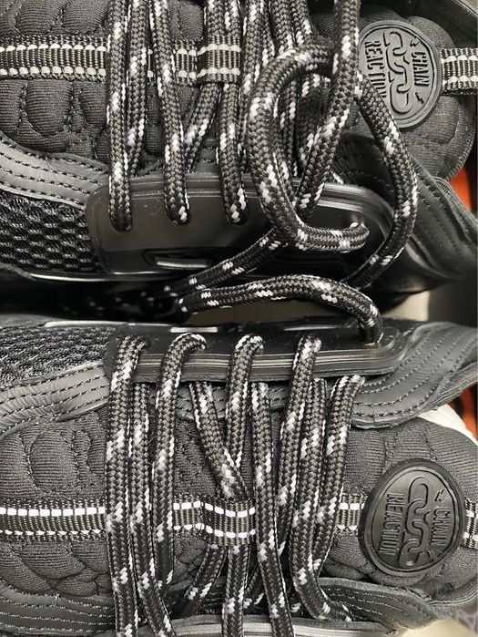 Versace chain reaction