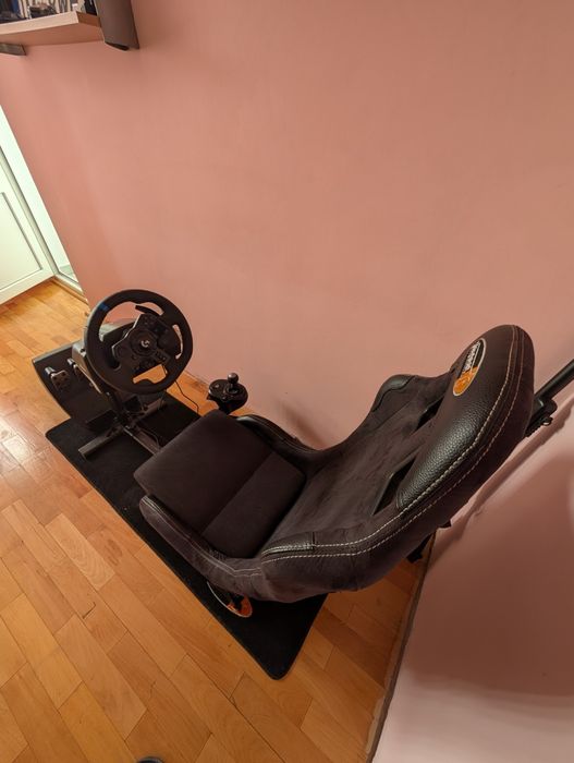Logitech g923 volan, schimbător, pedale.