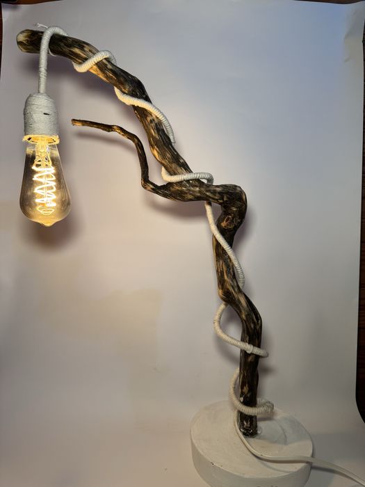 Ръчно изработена настолна рустик лампа