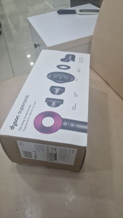 Uscator de păr Dyson supersonic