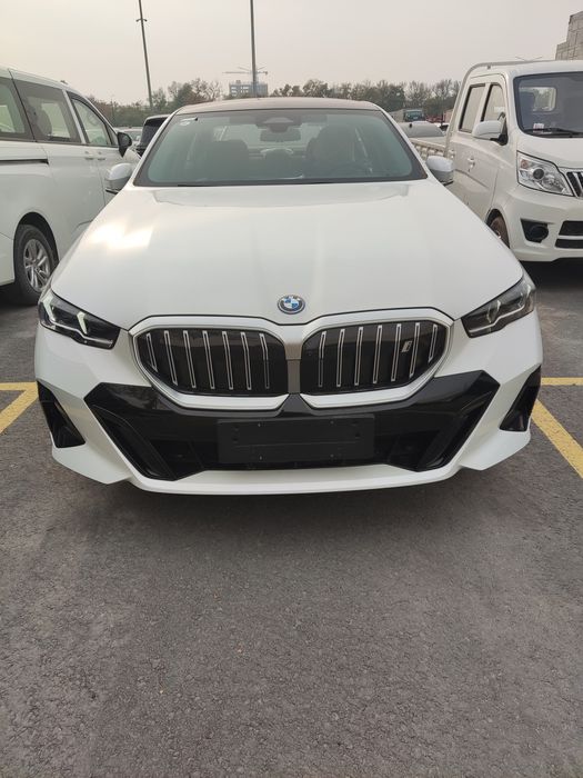 BMW i5 40L Bez probeg NAQD / Variant
