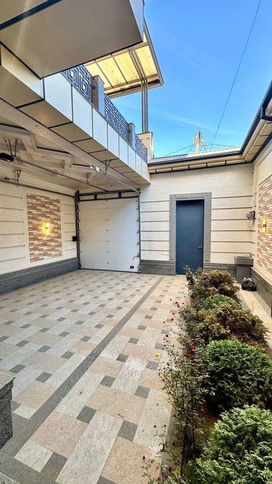 ул. Циолковского
1.7 соток
3 уровня
Площадь дома: 250 м²
6 комнат