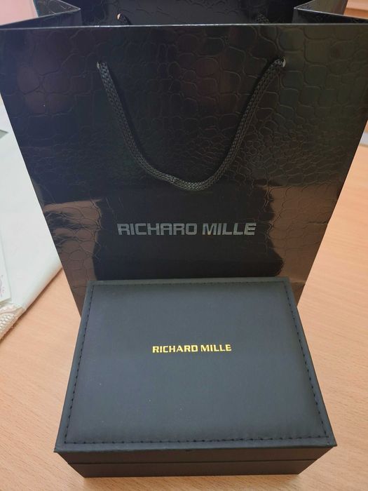 Чисто нов часовник Richard Mille
