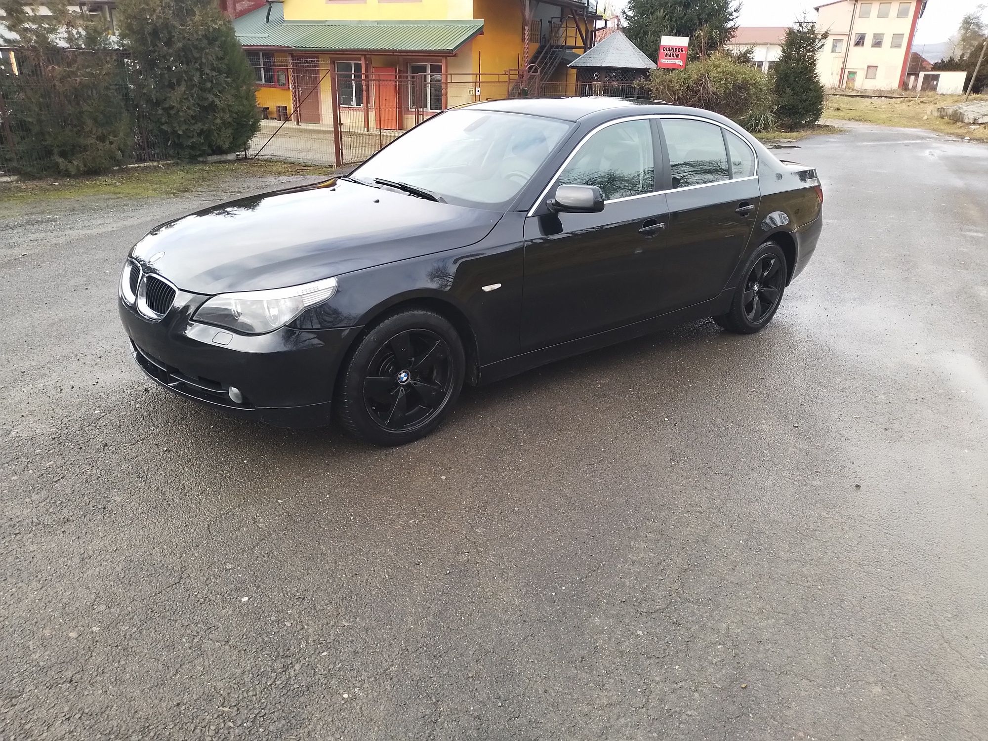 Vând  BMW   520D